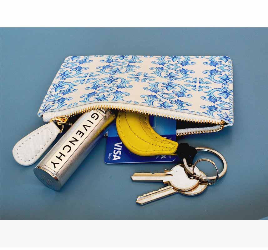Traditional handpainted Italian design coin pouch purse DOLCE ITALIANA Sicily Italy Amalfi Coast Maiolica Tile design contents of pouch